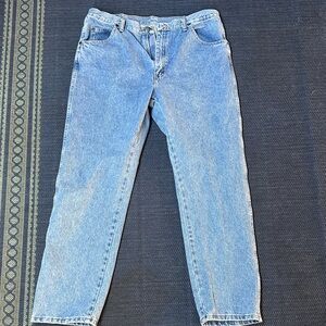 Wrangler Classic Blue Denim Jeans size 38x32. Straight leg.